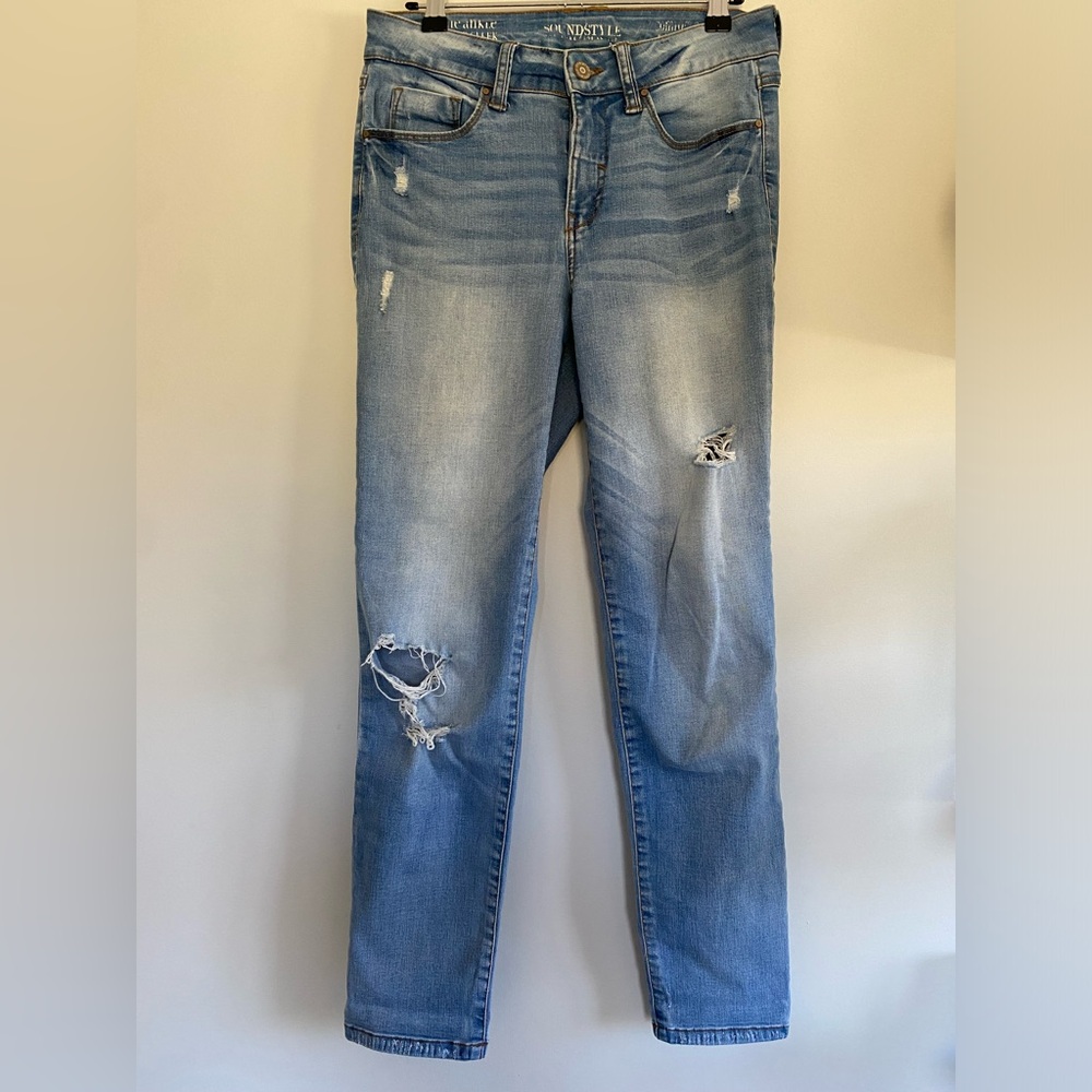 Light wash skinny jeans! Size 4